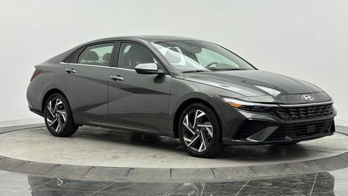 2025 Hyundai ELANTRA SEL