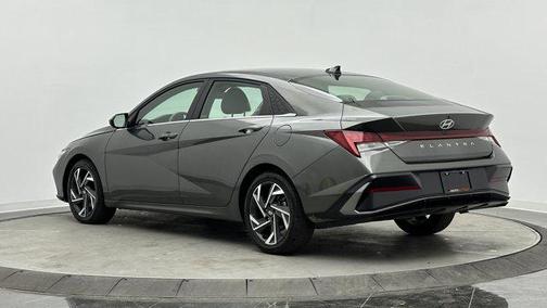 2025 Hyundai ELANTRA SEL