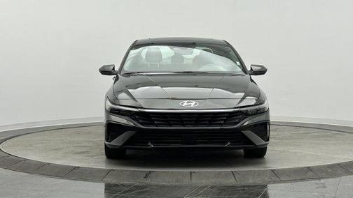 2025 Hyundai ELANTRA SEL