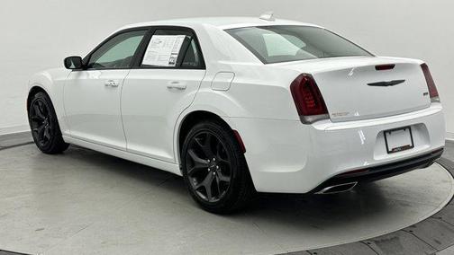 2022 Chrysler 300 Touring