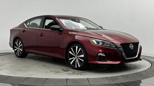 2021 Nissan Altima SR FWD