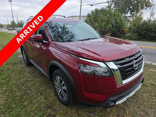 2022 Nissan Pathfinder SL 2WD