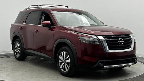 2022 Nissan Pathfinder SL 2WD