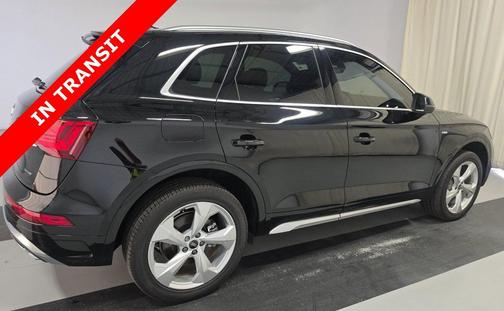 Mythos Black Metallic 2024 Audi Q5 45 S line Premium Plus
