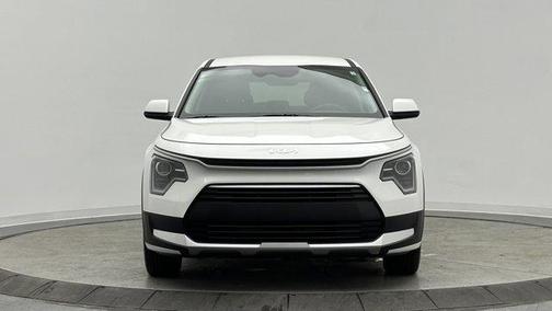 2023 Kia Niro LX