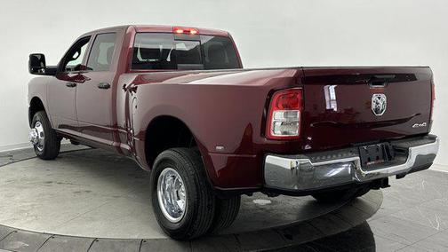 2023 RAM 3500 Tradesman Crew Cab 4x4 8' Box
