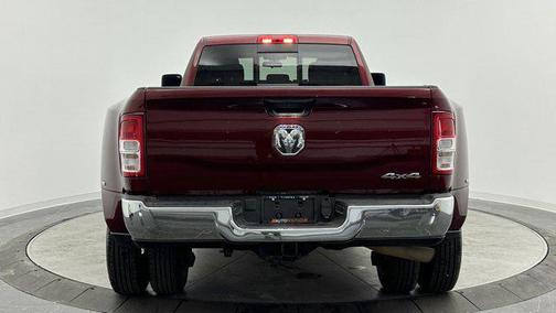 2023 RAM 3500 Tradesman Crew Cab 4x4 8' Box