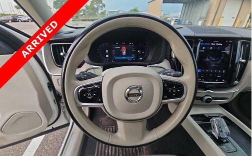 2022 Volvo XC60 B5 Inscription