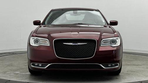 2018 Chrysler 300 Touring