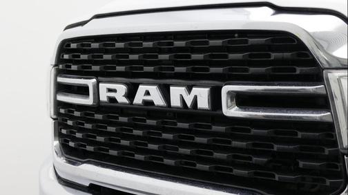 Bright White Clearcoat 2024 RAM 2500 Big Horn Crew Cab 4x4 6'4' Box