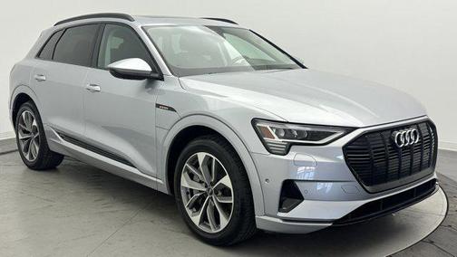 2021 Audi e-tron Premium Plus
