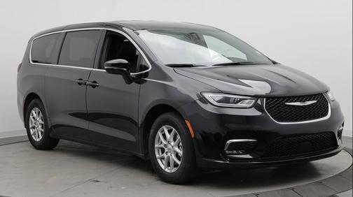 Diamond Black Crystal Pearlcoat 2025 Chrysler Pacifica L