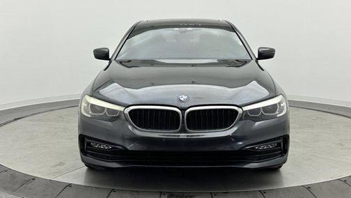 2018 BMW 530 530i