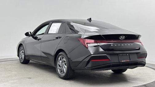 Abyss Black 2024 Hyundai ELANTRA SEL