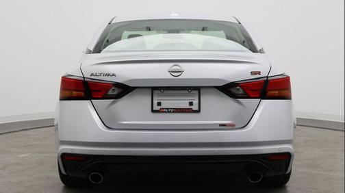 Brilliant Silver Metallic 2024 Nissan Altima SR FWD