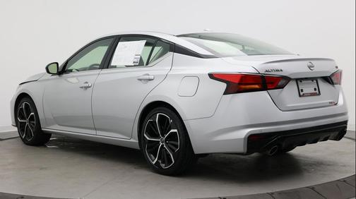 Brilliant Silver Metallic 2024 Nissan Altima SR FWD