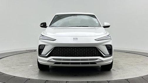 White Frost Tricoat 2024 Buick Envista Avenir FWD