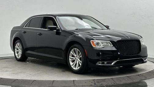 2021 Chrysler 300 Touring