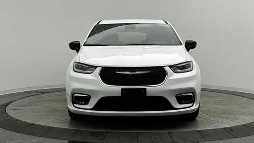 2025 Chrysler Pacifica L