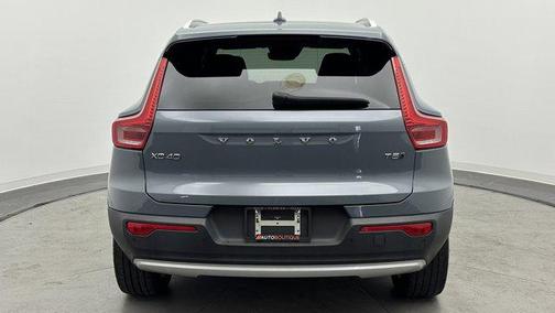 2021 Volvo XC40 T5 Momentum