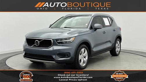 2021 Volvo XC40 T5 Momentum