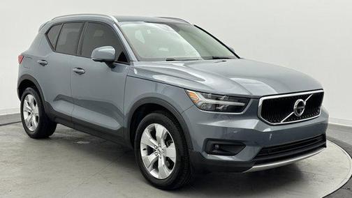 2021 Volvo XC40 T5 Momentum