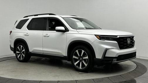 2024 Honda Pilot Touring 8-Passenger