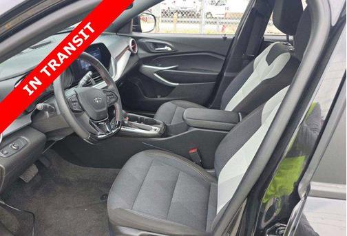 Mosaic Black Metallic 2025 Chevrolet Trax FWD 1RS
