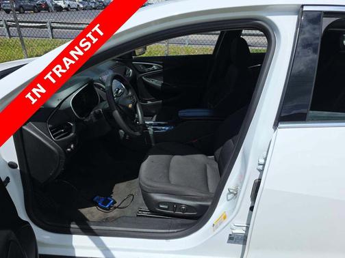 Summit White 2023 Chevrolet Malibu FWD 1LT