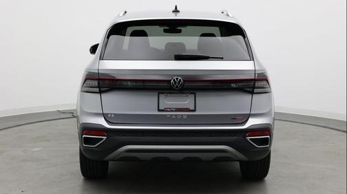 Pyrite Silver Metallic 2025 Volkswagen Taos 1.5T SE