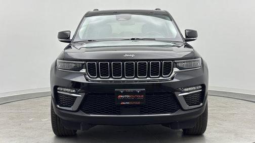 Diamond Black Crystal Pearlcoat 2024 Jeep Grand Cherokee 4xe Base