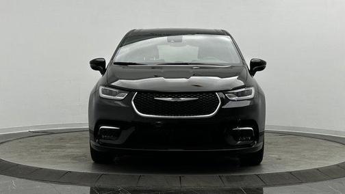 2025 Chrysler Pacifica L