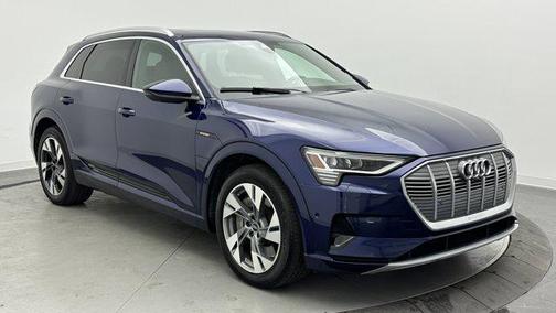 2022 Audi e-tron Premium Plus