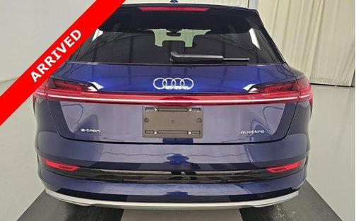 2022 Audi e-tron Premium Plus