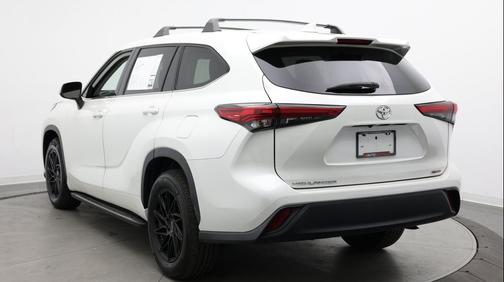Blizzard Pearl 2021 Toyota Highlander L