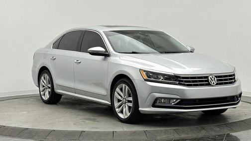 2017 Volkswagen Passat 1.8T SEL Premium