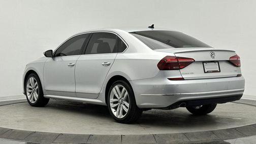 2017 Volkswagen Passat 1.8T SEL Premium