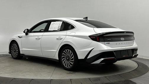 2024 Hyundai SONATA Hybrid SE