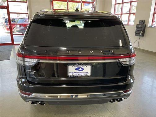 Infinite Black Metallic Clearcoat 2023 Lincoln Aviator Livery