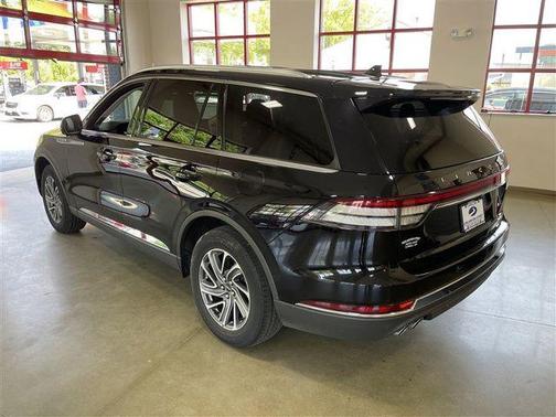 Infinite Black Metallic Clearcoat 2023 Lincoln Aviator Livery