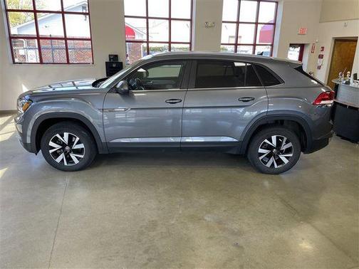 Platinum Gray Metallic 2021 Volkswagen Atlas Cross Sport 2.0T SE