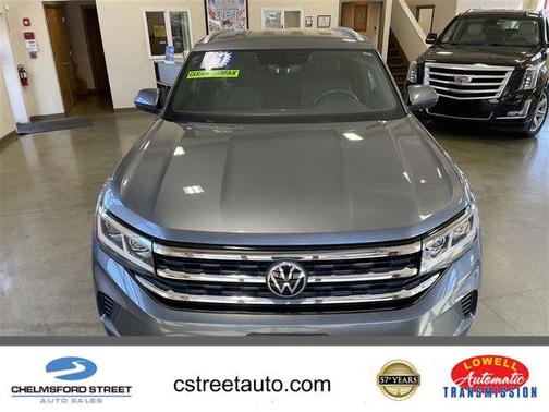 Platinum Gray Metallic 2021 Volkswagen Atlas Cross Sport 2.0T SE