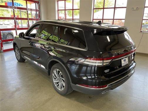 Infinite Black Metallic Clearcoat 2023 Lincoln Aviator Livery