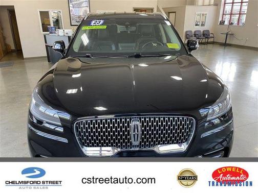 Infinite Black Metallic Clearcoat 2023 Lincoln Aviator Livery