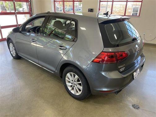 Platinum Gray Metallic 2016 Volkswagen Golf TSI S 4-Door