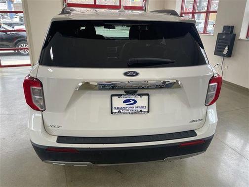 Star White Metallic Tri-Coat 2022 Ford Explorer XLT