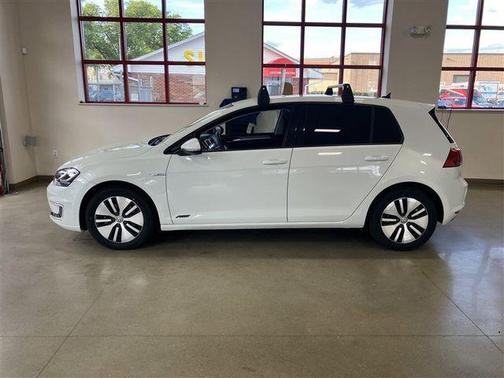 2016 Volkswagen e-Golf SE