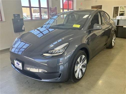 2022 Tesla Model Y Long Range Dual Motor All-Wheel Drive