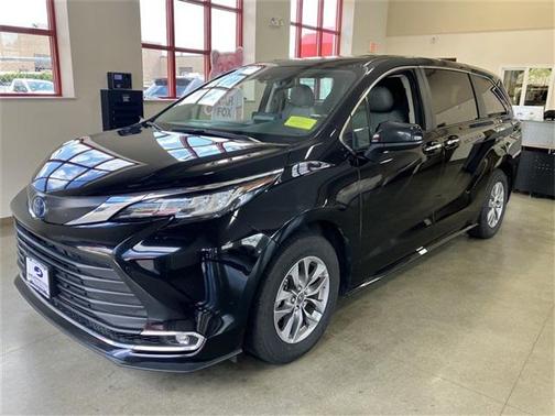 2023 Toyota Sienna XLE 7 Passenger