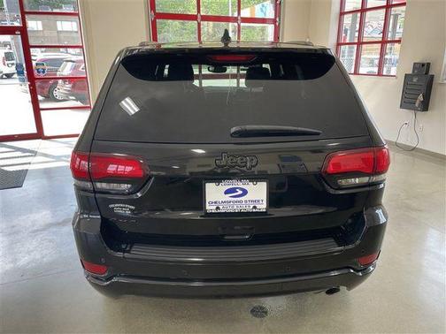 Diamond Black Crystal Pearlcoat 2017 Jeep Grand Cherokee Altitude